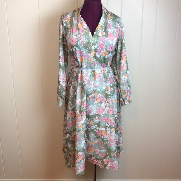 Vintage 70s/80s Sears Multicolor V Neck Day Dress - Picture 2 of 8